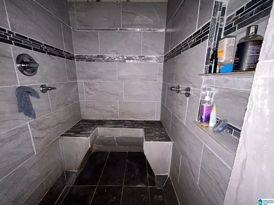Bath - 1601 Graymont Ave W, Birmingham, AL 35208 photo 4 of 5