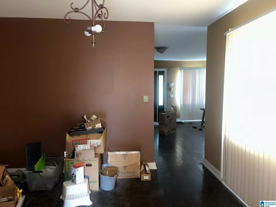 Entry Way - 1601 Graymont Ave W, Birmingham, AL 35208 photo 2 of 5