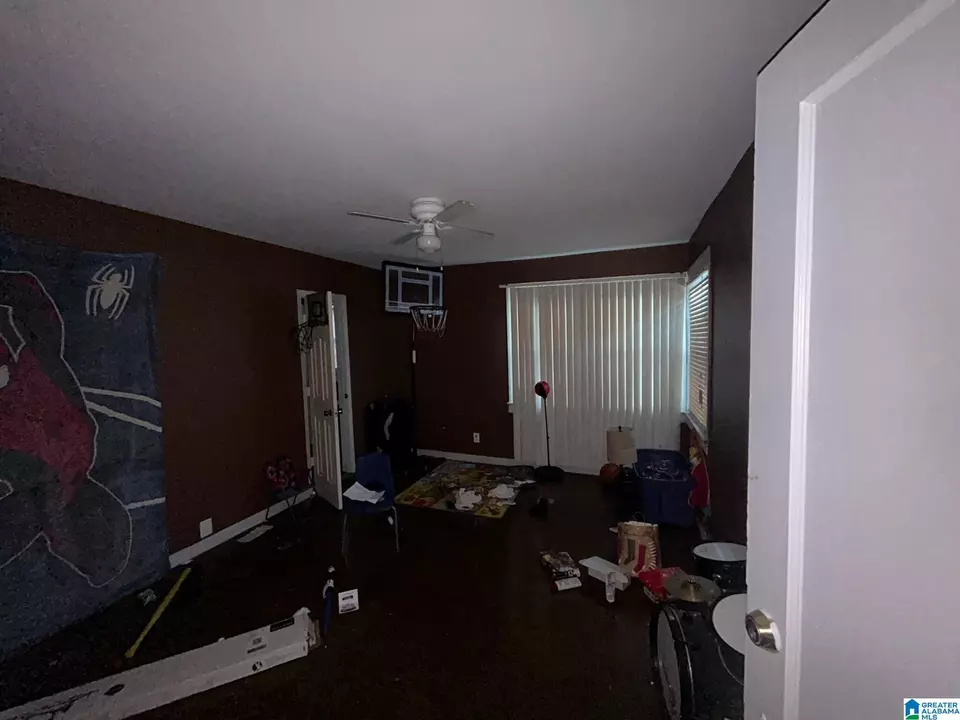 Bedroom - 1601 Graymont Ave W, Birmingham, AL 35208 photo 2 of 6