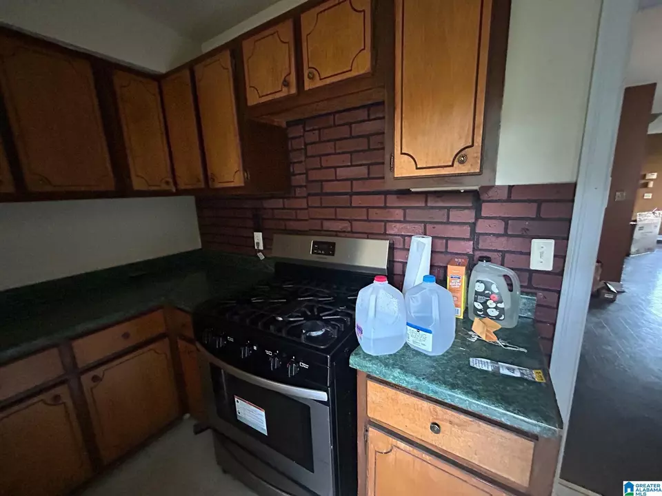 Kitchen - 1601 Graymont Ave W, Birmingham, AL 35208 photo 3 of 3