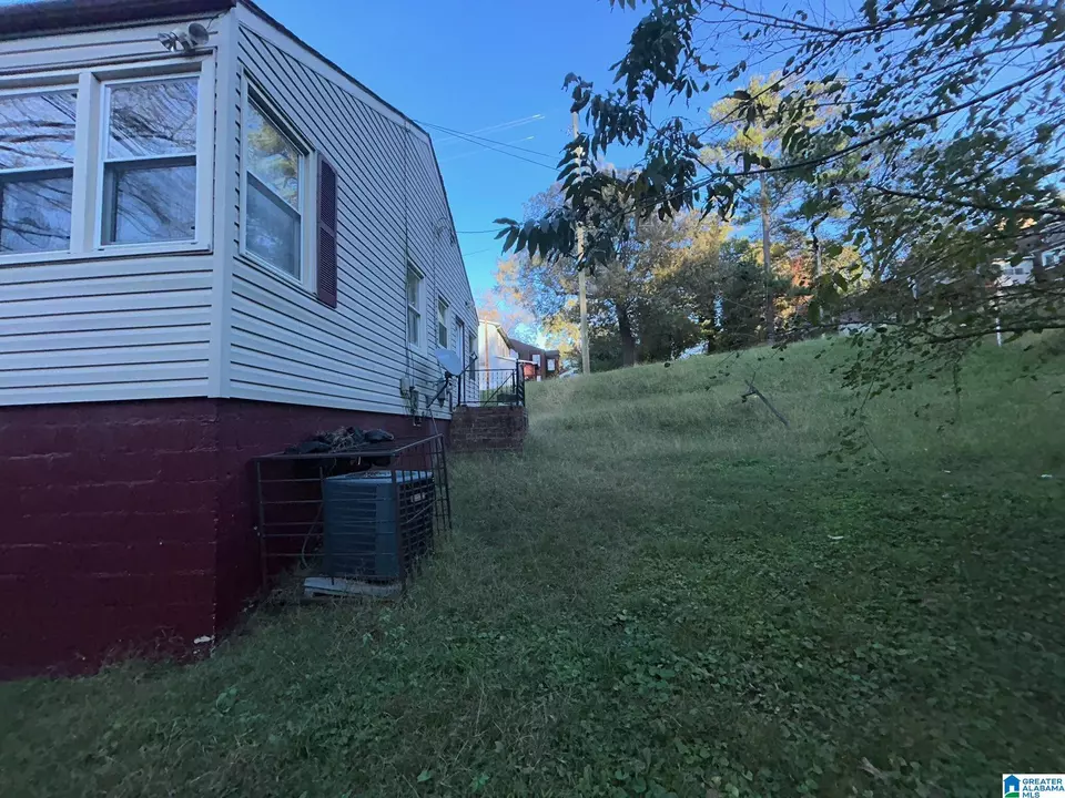 Exterior - 1601 Graymont Ave W, Birmingham, AL 35208 photo 3 of 11