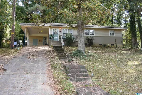 1215 Oakdale Cir, Weaver, AL 36277
