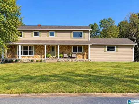 25 Arrowhead Trl, Anniston, AL 36206