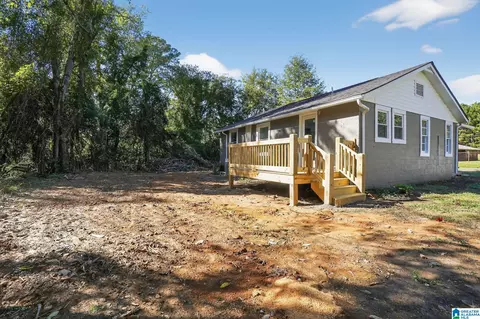 Exterior - 306 7th St E, Warrior, AL 35180 photo 1 of 4