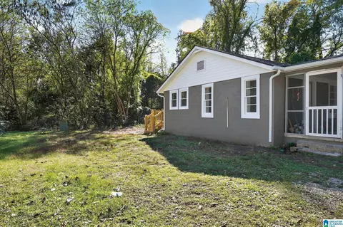Exterior - 306 7th St E, Warrior, AL 35180 photo 3 of 4