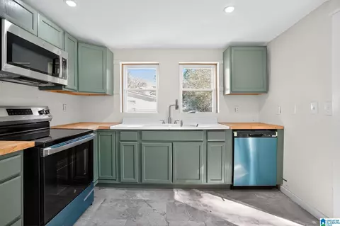 Kitchen - 306 7th St E, Warrior, AL 35180 photo 3 of 3