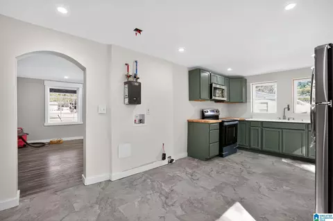 Entry Way - 306 7th St E, Warrior, AL 35180 photo 1 of 1
