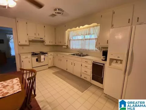 Kitchen - 136 Lee Lanier Rd, Eclectic, AL 36024 photo 1 of 1