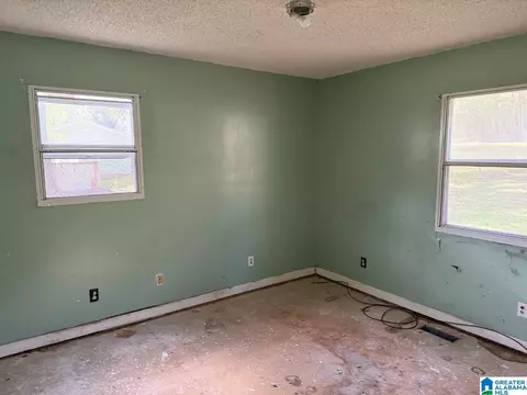 Bedroom - 8269 River Rd, Warrior, AL 35180 photo 2 of 3