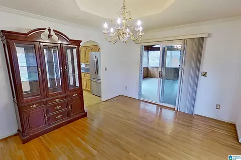 Dining - 100 Tomahawk Cir, Pelham, AL 35124 photo 4 of 7