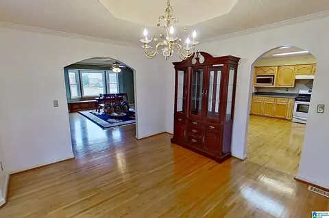 Dining - 100 Tomahawk Cir, Pelham, AL 35124 photo 3 of 7