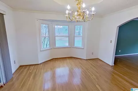 Dining - 100 Tomahawk Cir, Pelham, AL 35124 photo 2 of 7