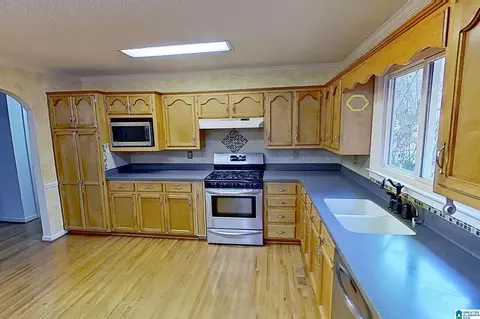 Kitchen - 100 Tomahawk Cir, Pelham, AL 35124 photo 4 of 6