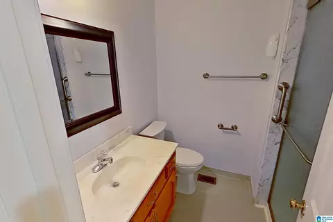 Bath - 100 Tomahawk Cir, Pelham, AL 35124 photo 1 of 9