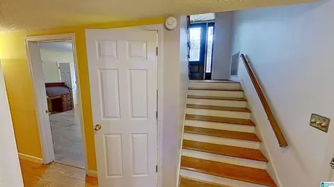 Entry Way - 100 Tomahawk Cir, Pelham, AL 35124 photo 3 of 3