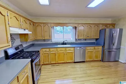 Kitchen - 100 Tomahawk Cir, Pelham, AL 35124 photo 2 of 6