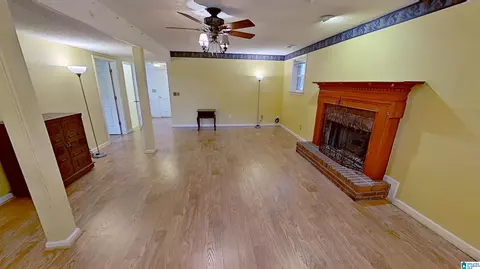 Living - 100 Tomahawk Cir, Pelham, AL 35124 photo 5 of 8