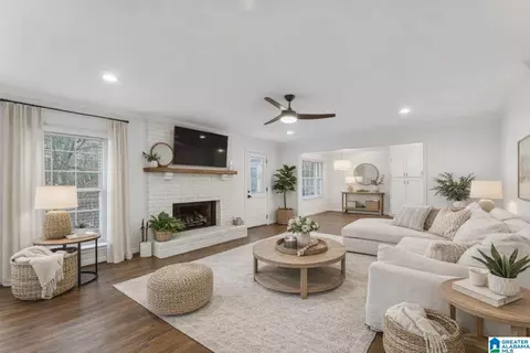 764 Heatherwood Dr, Birmingham, AL 35244