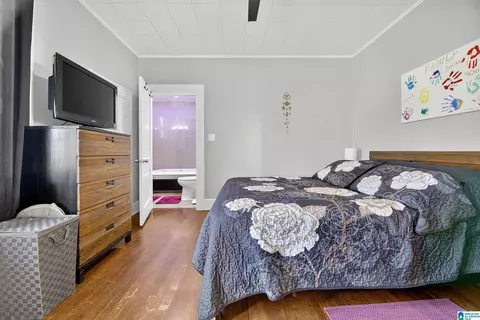 Bedroom - 320 E 22nd St, Anniston, AL 36207 photo 2 of 3