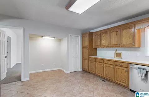Entry Way - 1235 3rd St, Clanton, AL 35045 photo 2 of 4