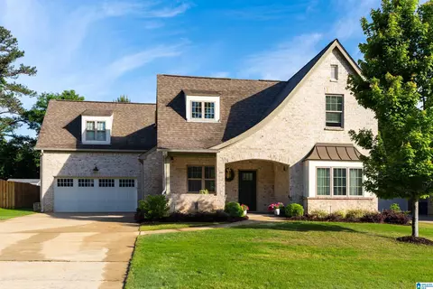 7986 Knoll Ln, Trussville, AL 35173
