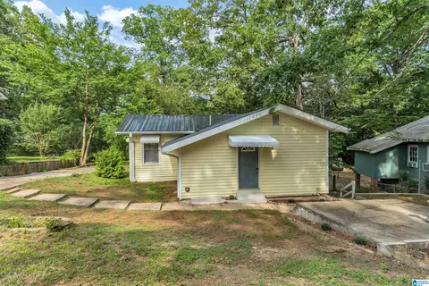 211 Lakeshore Cir, Adamsville, AL 35005