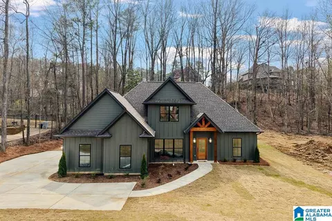 214 Briarwood Dr, Columbiana, AL 35051