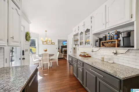 Kitchen - 6038 Springview Dr, Mount Olive, AL 35117 photo 5 of 6