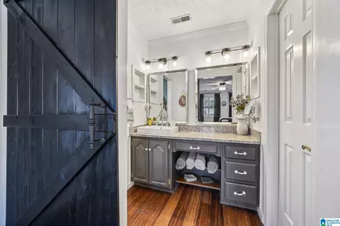 Bath - 6038 Springview Dr, Mount Olive, AL 35117 photo 2 of 6