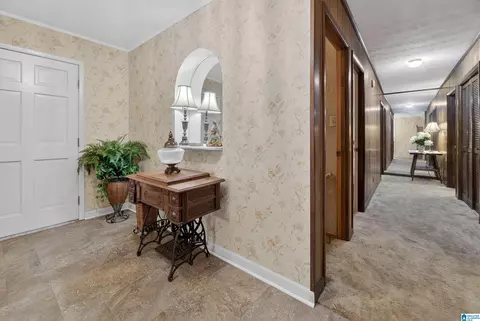 Entry Way - 4863 Eulaton Rd, Anniston, AL 36201 photo 2 of 8