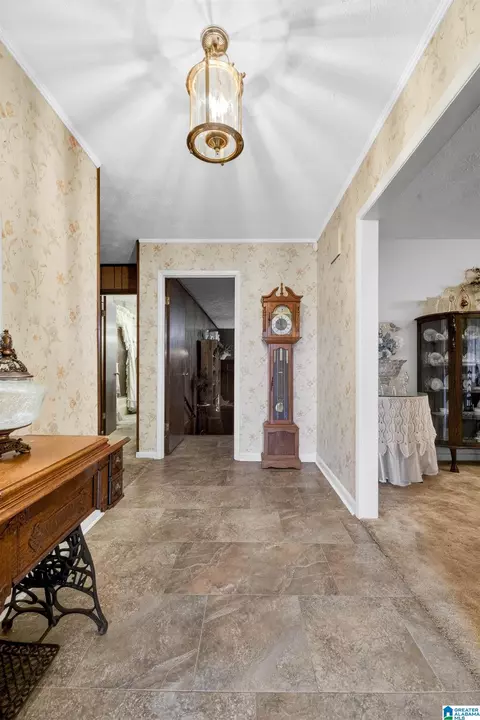 Entry Way - 4863 Eulaton Rd, Anniston, AL 36201 photo 1 of 8