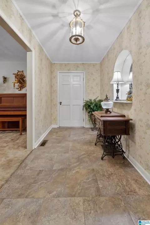Entry Way - 4863 Eulaton Rd, Anniston, AL 36201 photo 3 of 8