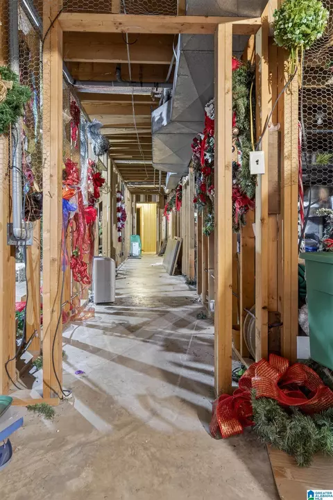 Entry Way - 4863 Eulaton Rd, Anniston, AL 36201 photo 7 of 8