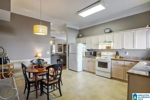 Kitchen - 101 Devonshire Pl, Pelham, AL 35124 photo 2 of 2