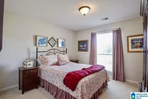 Bedroom - 101 Devonshire Pl, Pelham, AL 35124 photo 3 of 3