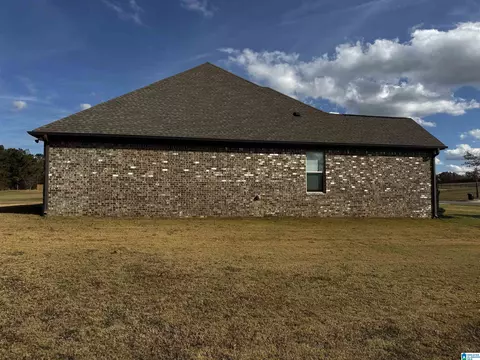 Exterior - 25 Crest Loop Rd, Clanton, AL 35045 photo 2 of 2