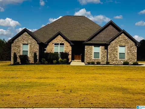 Exterior - 25 Crest Loop Rd, Clanton, AL 35045 photo 1 of 2