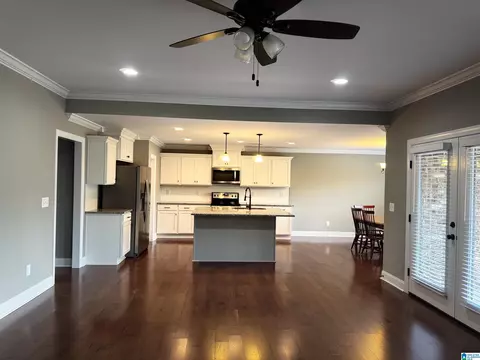 Living - 25 Crest Loop Rd, Clanton, AL 35045 photo 1 of 2
