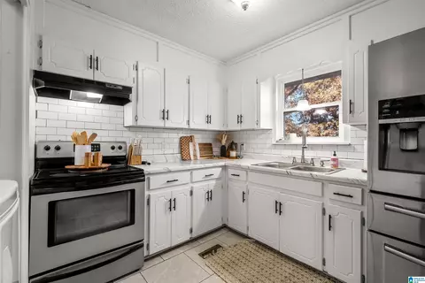 Kitchen - 63 Ember Ln, Ohatchee, AL 36271 photo 1 of 2