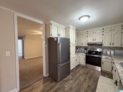 Kitchen - 700 Thomas Rd, Warrior, AL 35180 photo 3 of 6