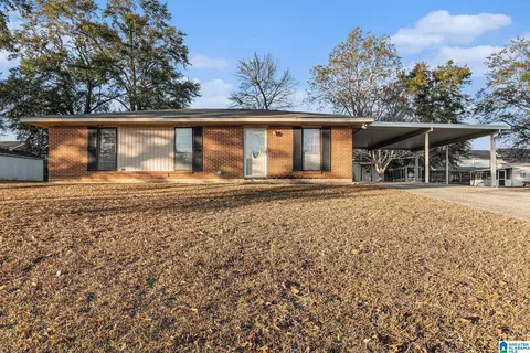 Exterior - 108 Morris Ave, Clanton, AL 35045 photo 1 of 4