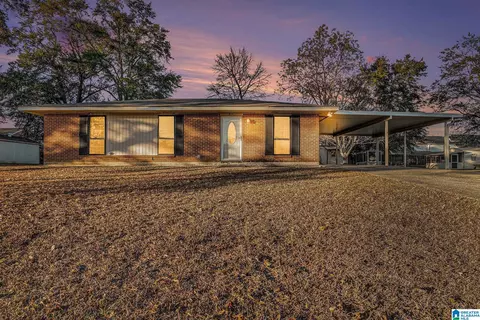 Exterior - 108 Morris Ave, Clanton, AL 35045 photo 2 of 4