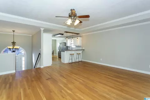 906 Ridgeway Dr, Oneonta, AL 35121 photo 4