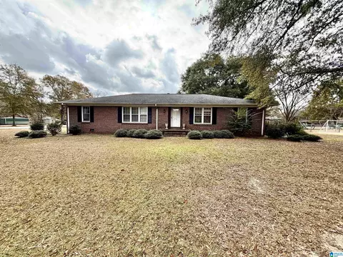 203 Popwell Ave, Clanton, AL 35045 photo 1