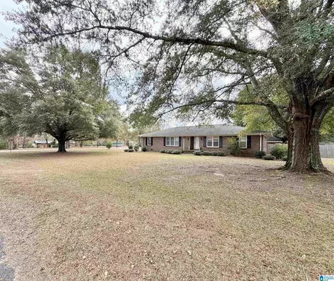 203 Popwell Ave, Clanton, AL 35045 photo 2