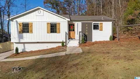 1315 Yellowleaf Cir, Maylene, AL 35114 photo 2