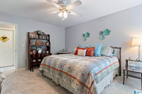 Bedroom - 240 Silverleaf Dr, Pelham, AL 35124 photo 5 of 10