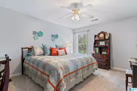 Bedroom - 240 Silverleaf Dr, Pelham, AL 35124 photo 4 of 10