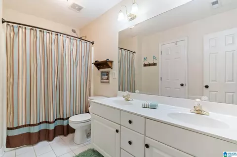 Bath - 240 Silverleaf Dr, Pelham, AL 35124 photo 5 of 6