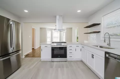 Kitchen - 1791 Brookside Rd, Mount Olive, AL 35117 photo 5 of 8